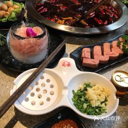 成都寬來火鍋精品鮮鴨腸 脆嫩入味，好評如潮