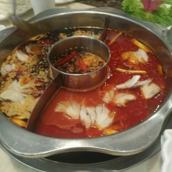 耙二哥重慶精品火鍋 一鍋紅湯里的純粹江湖